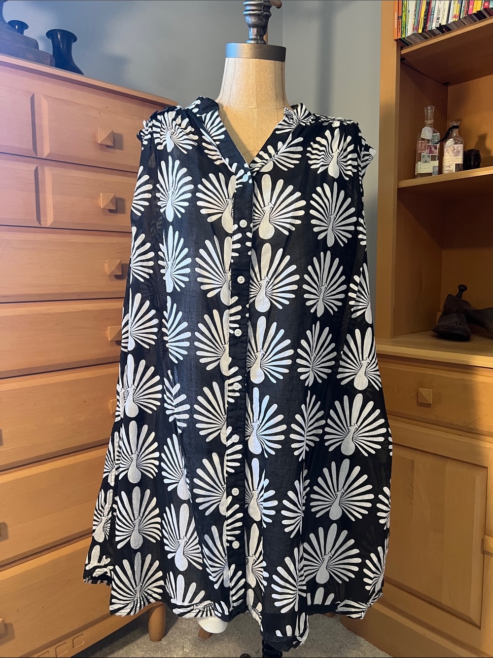 Black black/white peacock -Print Maxi Button-Front Dress